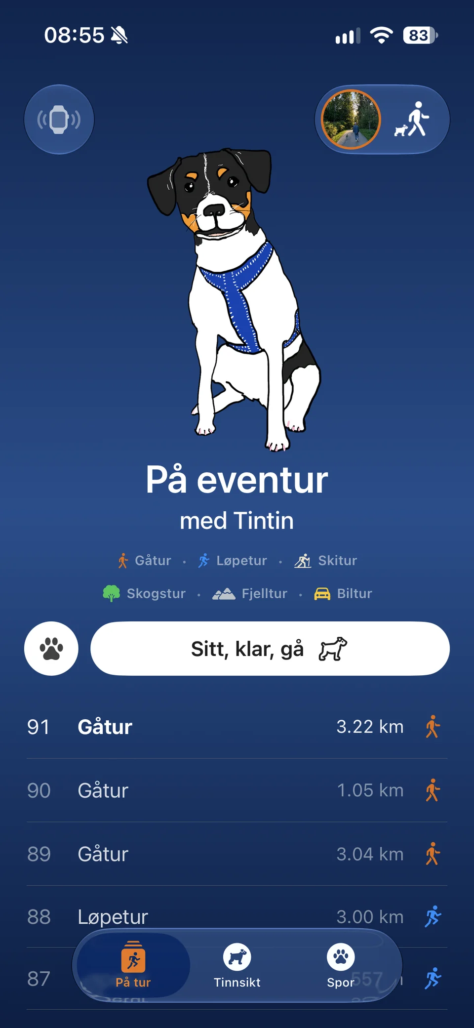På tur med illustrasjon av Tintin, startknapp for en ny tur og liste over tidligere turer.